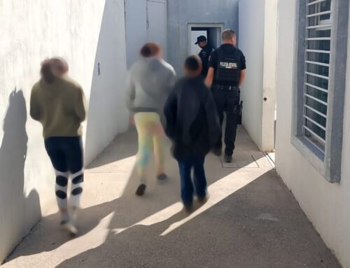 Reintegran Policía Estatal y Policía Municipal a un menor con su familia en Trancoso