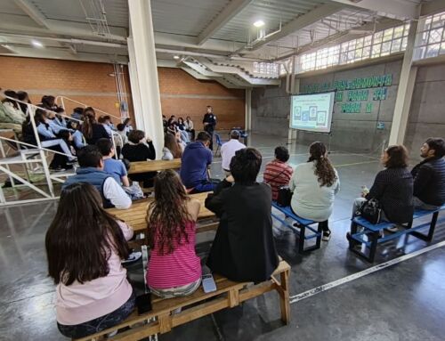Orienta Policía Cibernética a estudiantes y familias sobre prevención de delitos cibernéticos