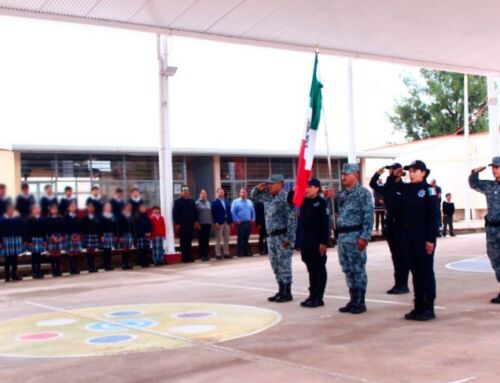 Fortalecen valores cívicos con participación policial en Honores a la Bandera