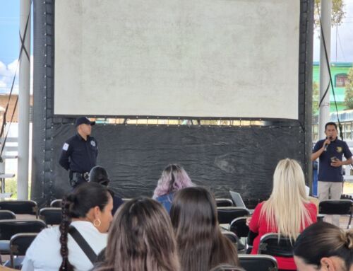 Previenen delitos cibernéticos con conferencia para estudiantes y familias de Pinos