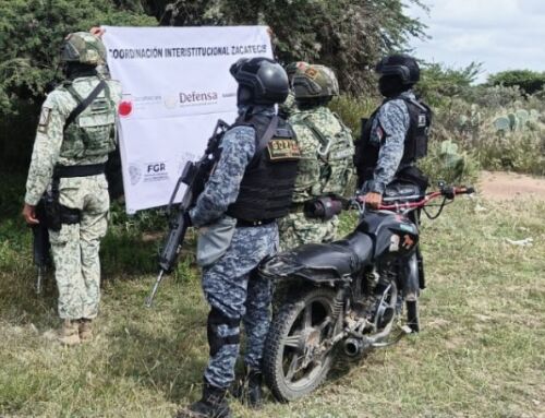 Aseguran motocicleta con reporte de robo en Pinos