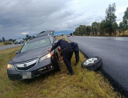 Policía Estatal brinda apoyo a conductora por falla mecánica en Calera
